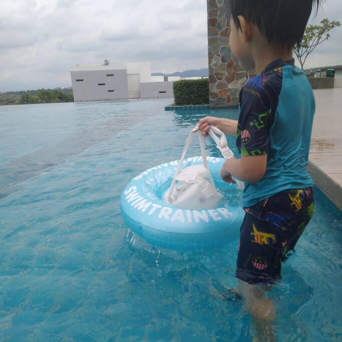 Hani Homestay Wifi Netflix Secure Parking Klia Usim Inti Aeon Mall Nilai Exteriér fotografie
